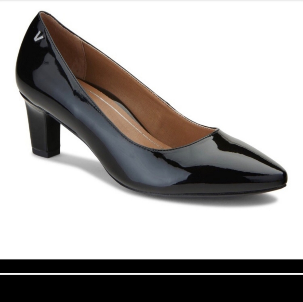 Black Patent Leather Vionic Pumps, Size 9.5